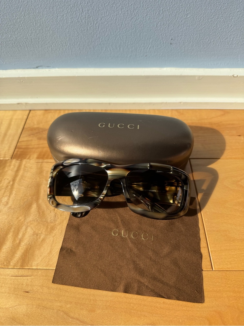 Vintage Women’s Gucci Men's Tortoiseshell Sunglasses - Brown Lenses